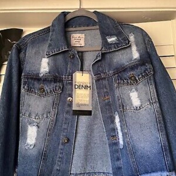 Love Tree Size M Distressed Cropped Blue Jean Jacket NWT - Picture 1 of 6